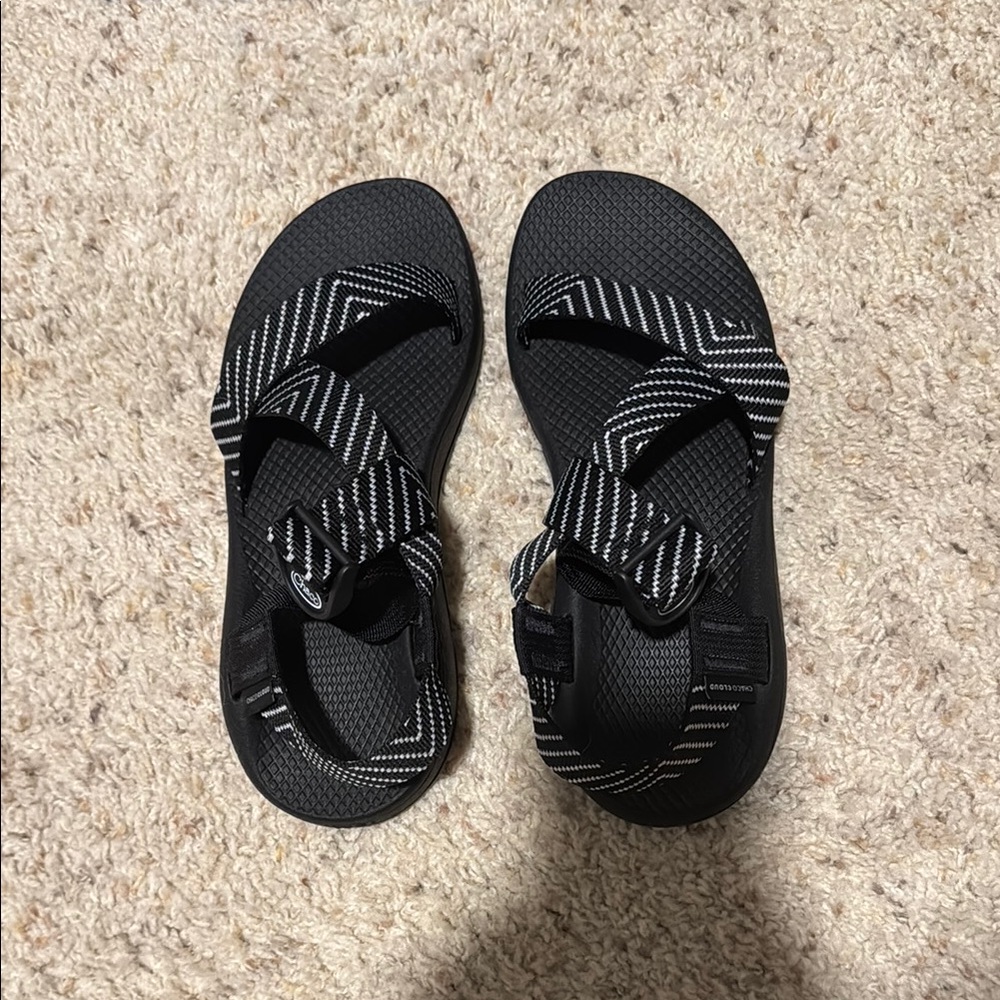 Women's Chacos Size 9